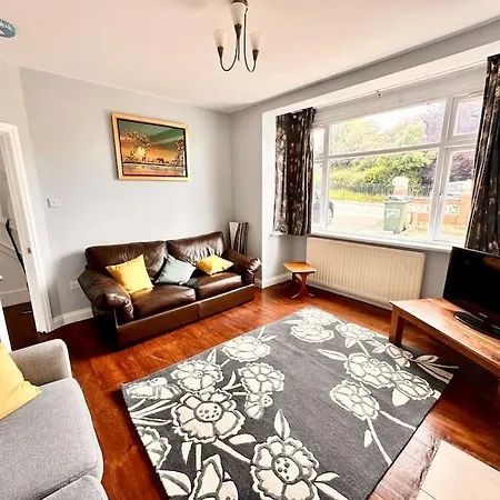 5 Bed Property In Se12 London Exterior photo