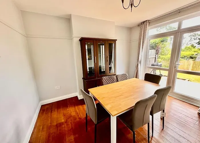 5 Bed Property In Se12